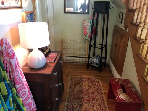 Historical home, the Burnett Nestt in the heart of Lake Ann