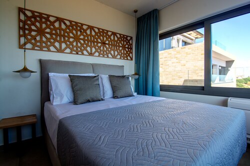 Amphitheatre Suites