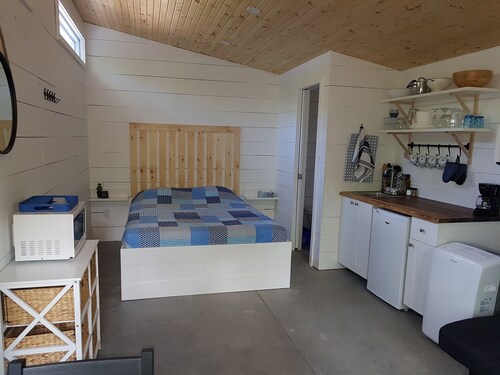 Cozy Riverfront Cottages