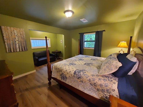 Amazing Large Group 7+ Bedrooms Vacation Rental Downtown Hot Springs!