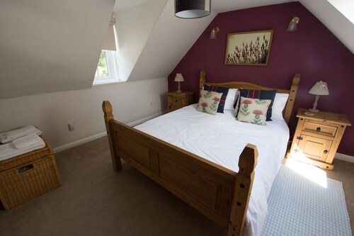 Charming Riverside Cottage in the heart of Speyside