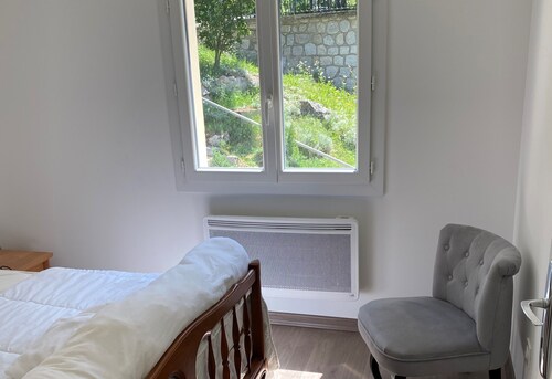 Appartement indépendant dans chalet proche centre ville