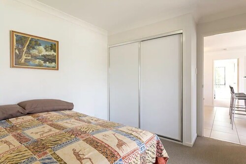 Beerwah Ideal 2 Bed Apartment - Pet friendly and 5 minutes to Australia Zoo