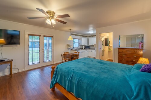 Lake Eufaula Waterfront Home - Paradise Point