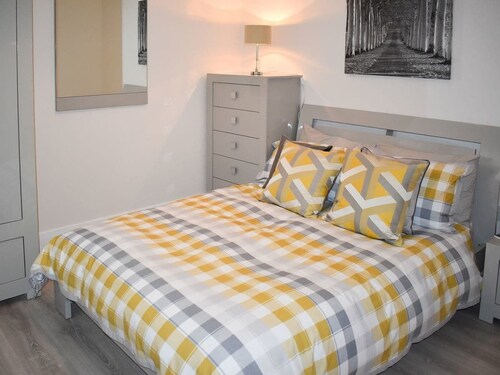 Captivating 1-Bed Cottage in Bangor