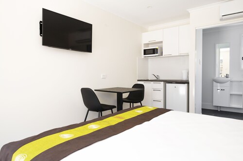 Petrie Mill Motel