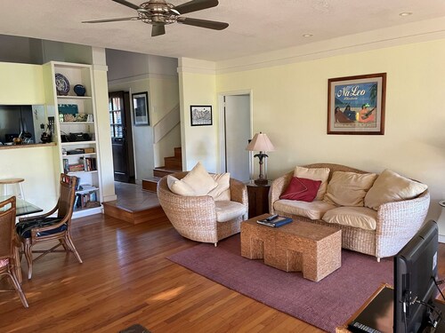 Laid back Molokai beach-hideaway