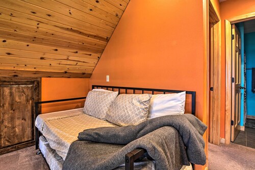 NEW! Spacious Log Cabin w/ Fire Pit & Game Room!