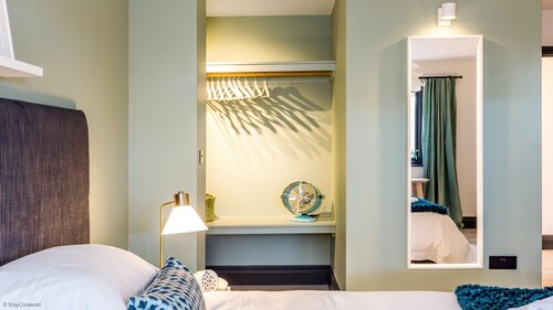 Folly View - sleeps 14 guests in 6 bedrooms