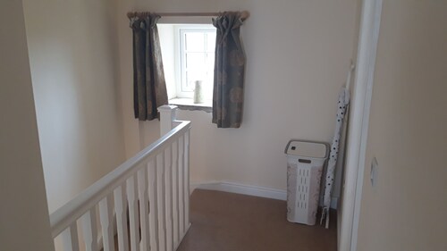 16th Century 1 Bedroom Cottage (adjacent 10th Century Richmond Castle)
