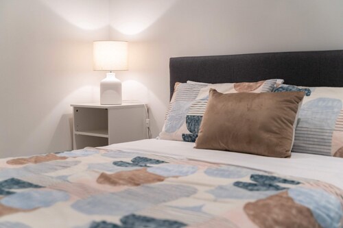 Luxury Beachfront @ The Breeze | WIFI |3 BRM
