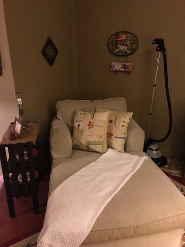 The Cozy Cottage on Main