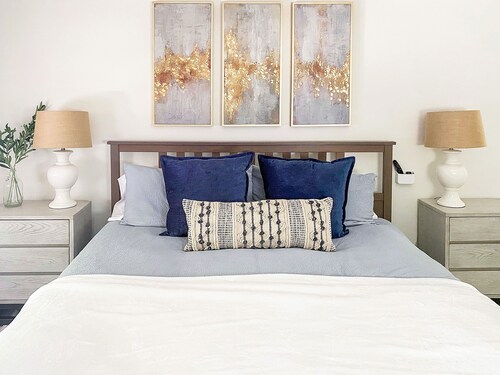 Steps To Dog Friendly Private Beach - Newly Remodeled Beach House - East of A1A