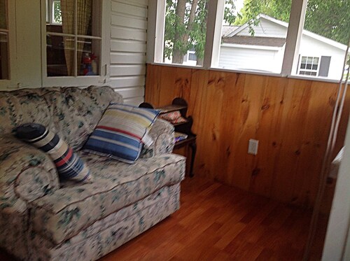 Perfect Cozy Cottage on the shores of Lake Champlain