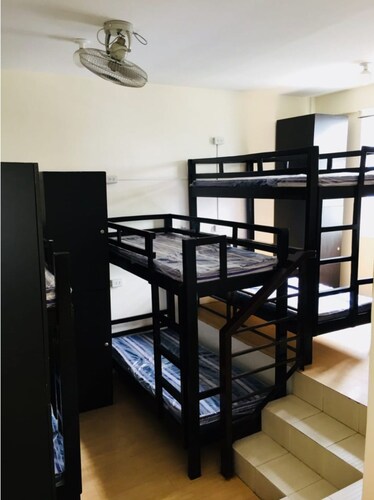 OYO 699 Forbes Hall