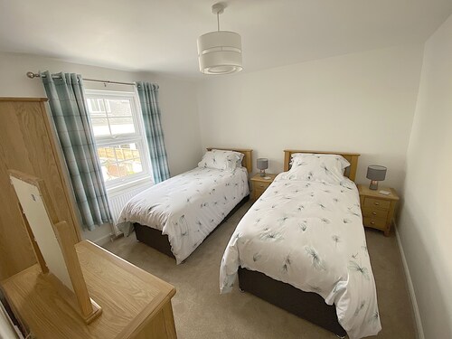 Budleigh Salterton - 1 minute walk to sea front