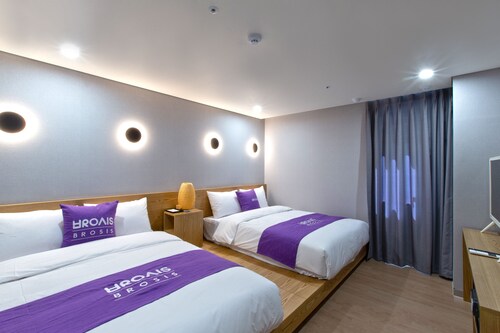 Brosis Hotel - Hostel