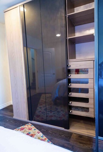 Luxury High Tech 4 BDR in Perfect Location!