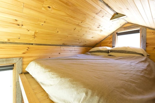 Ardingly Tiny House S