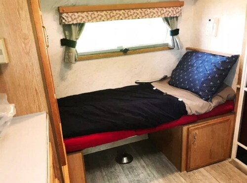 Nautical Cozy camper trailer on Lake Simcoe