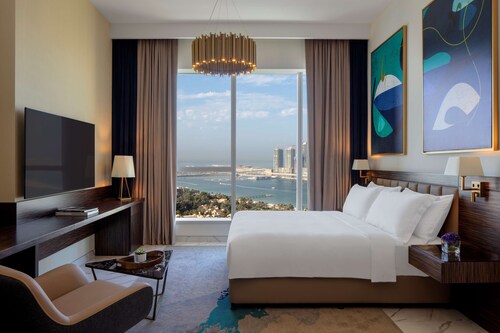 Avani Palm View Dubai Hotel & Suites