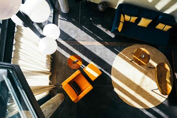 Hotel Lounge