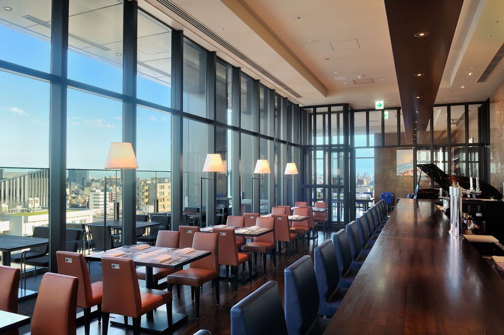 Hotel Bar