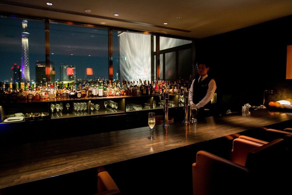 Hotel Bar