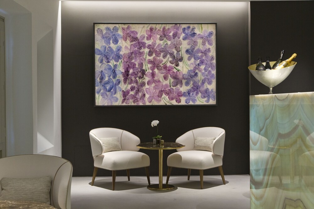Hotel Lounge