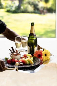 Room Service - Dining
