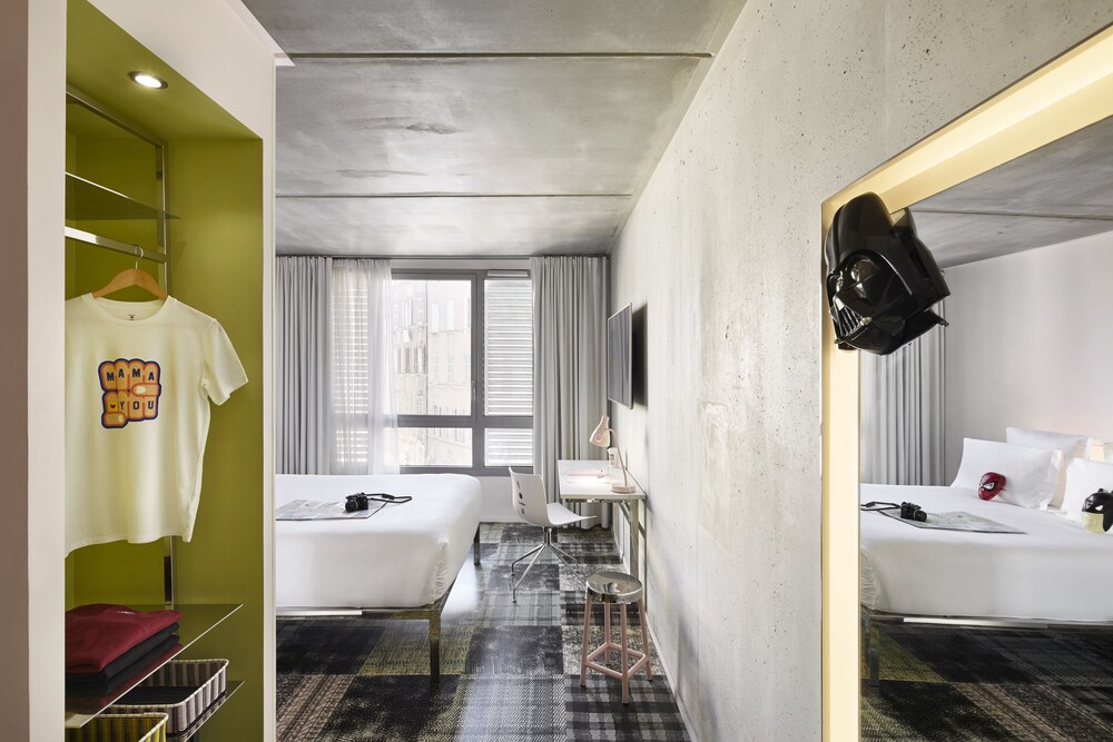 Medium Mama Double - Guestroom