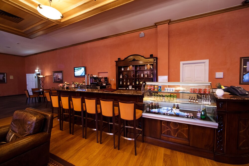 Hotel Lounge