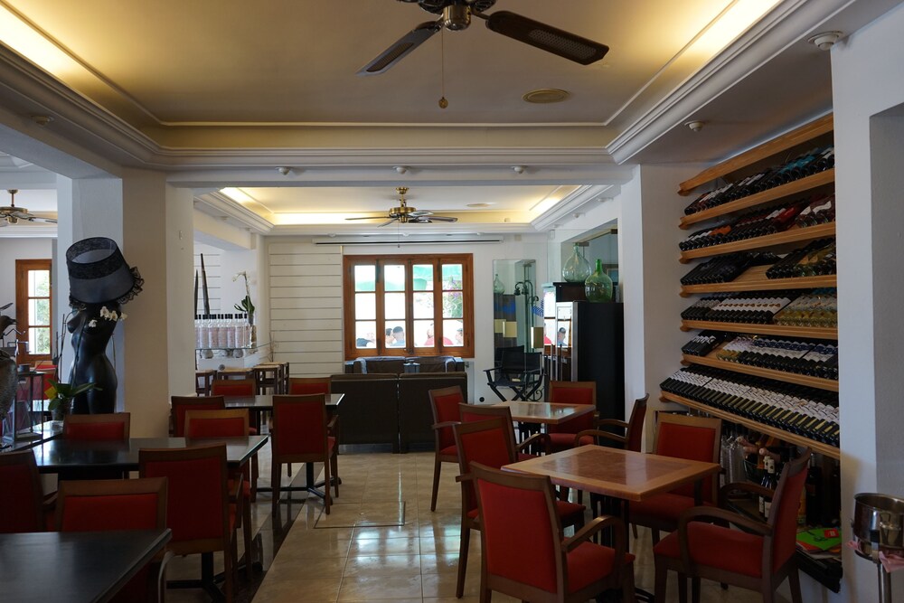 Hotel Lounge