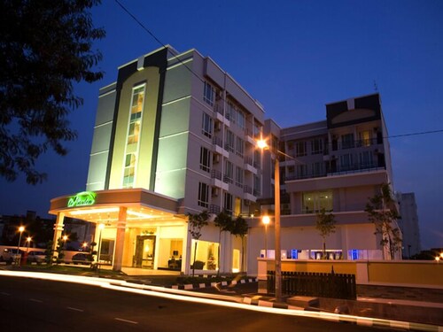 Hotel Front - Evening/Night