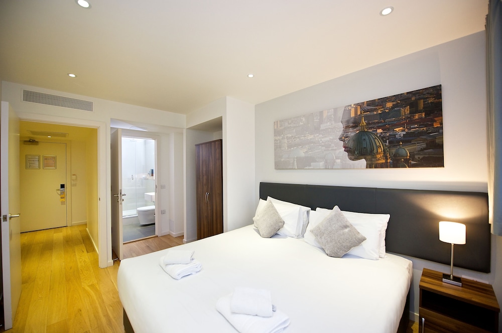 Habitación: Habitación ejecutiva con 1 cama matrimonial o 2 individuales