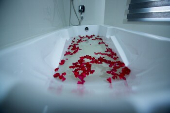 Jetted Tub