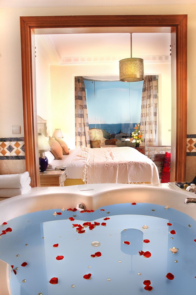 Jetted Tub