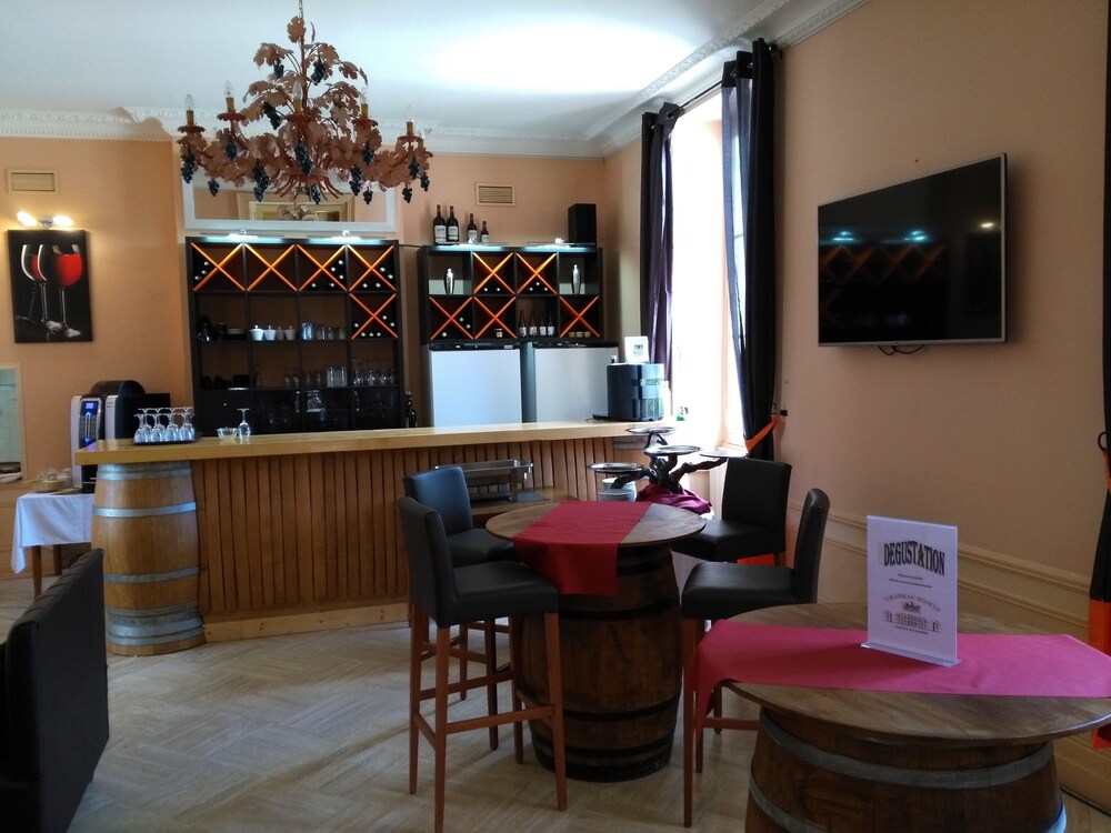 Hotel Bar
