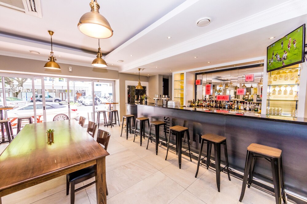 Hotel Bar
