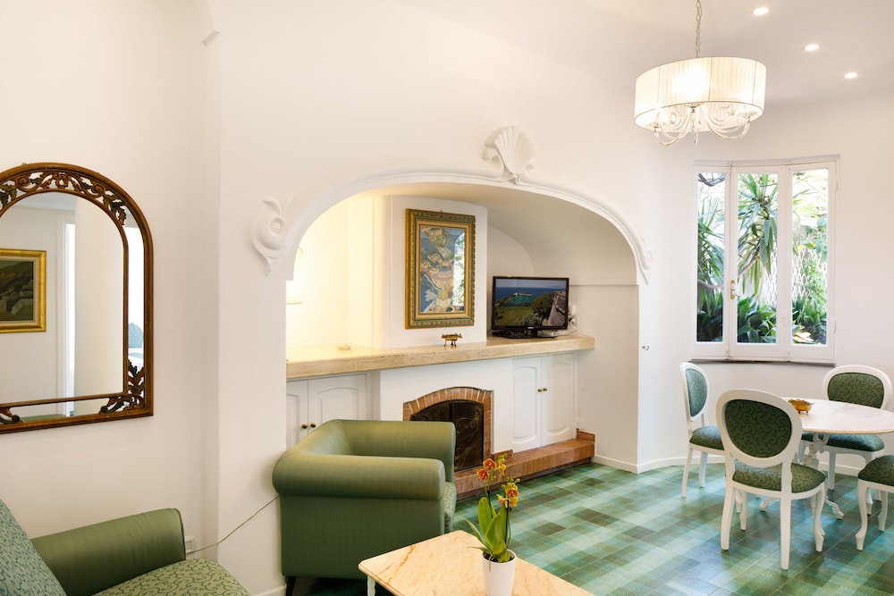 Apartment, 2 Bedrooms, Ocean View - Guestroom