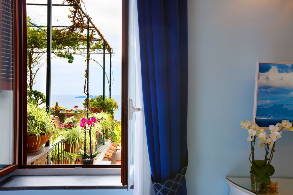 Apartment, 3 Bedrooms, Sea View - Guestroom View