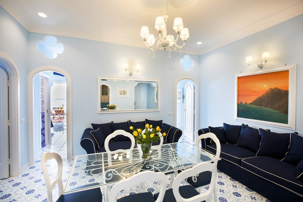 Apartment, 3 Bedrooms, Sea View - Living Room