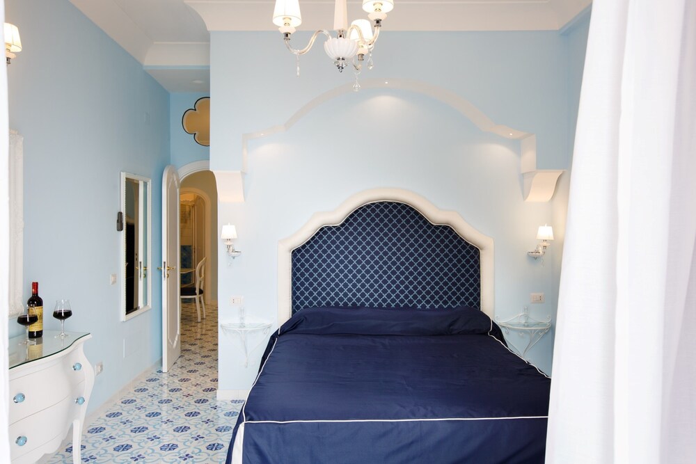 Apartment, 3 Bedrooms, Sea View - Guestroom