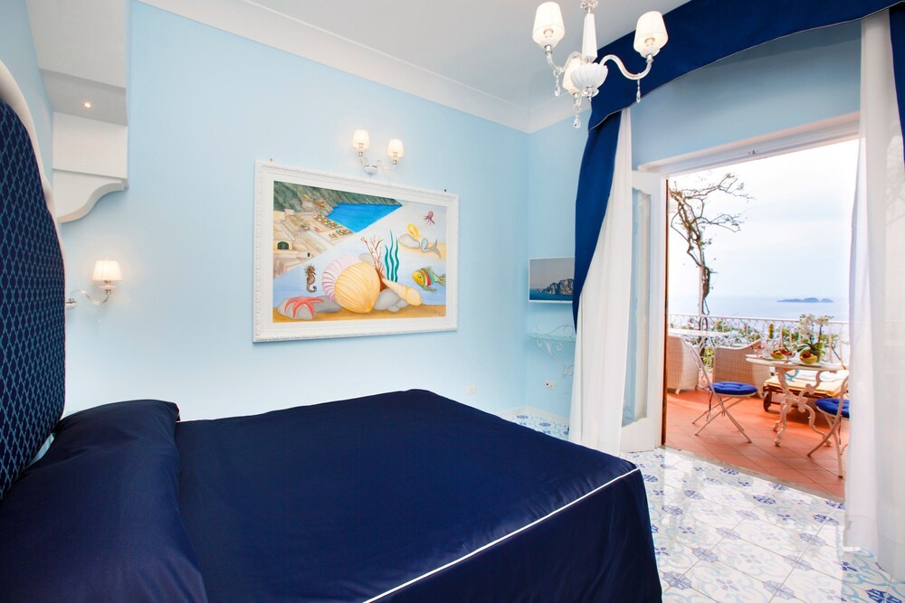 Apartment, 3 Bedrooms, Sea View - Guestroom