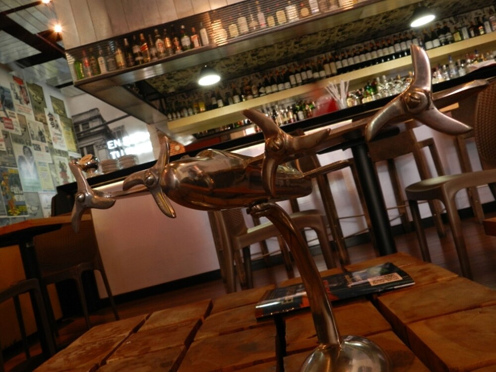 Hotel Bar