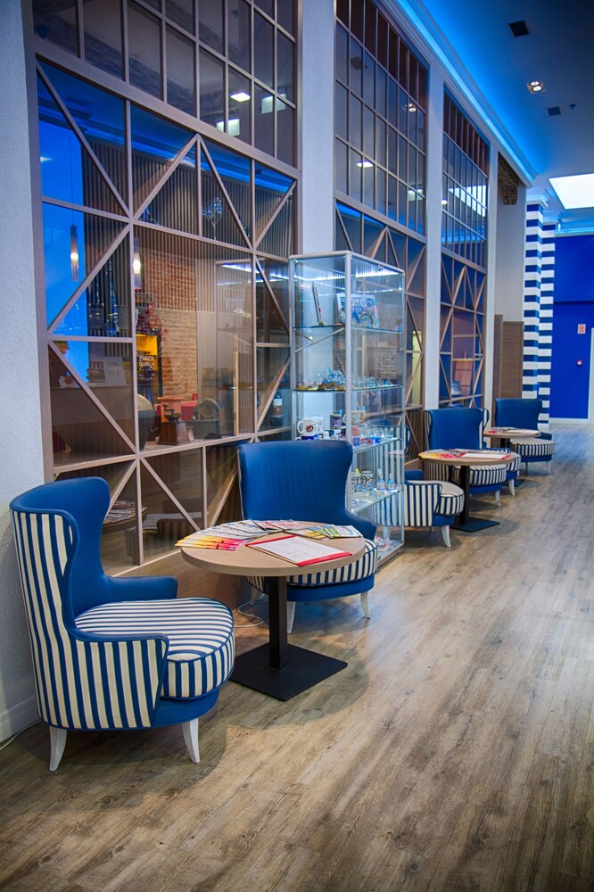 Hotel Lounge