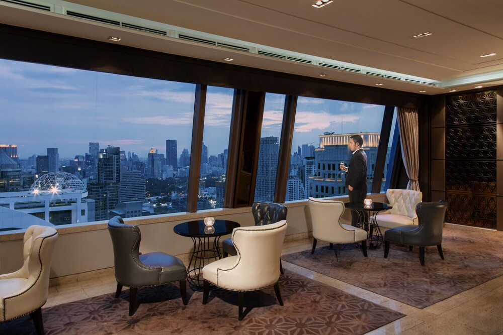 Executive Lounge