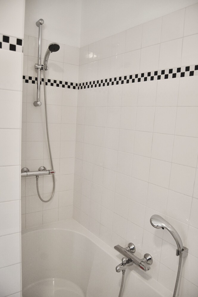 Deluxe Apartment, Bathtub, Ground Floor - Guestroom