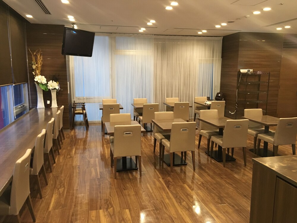 餐饮