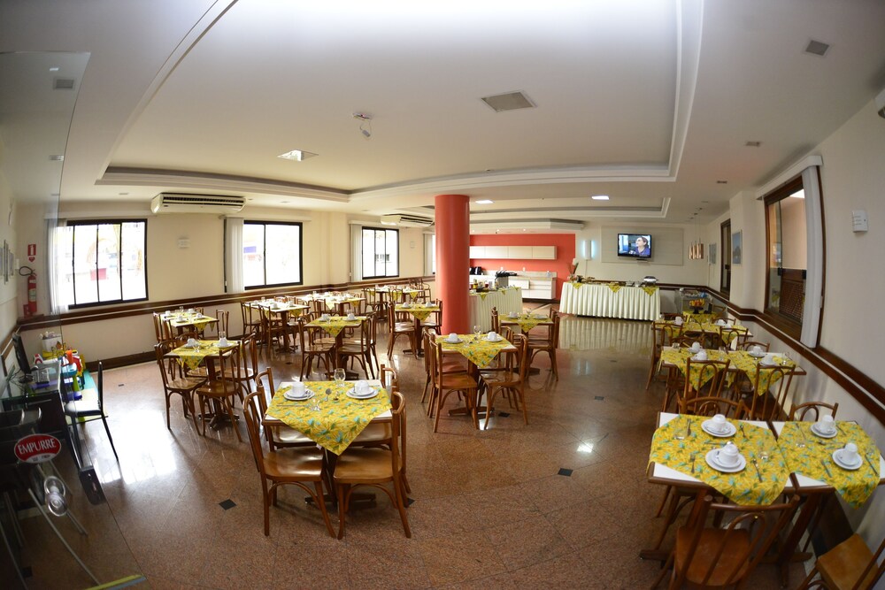 Food Court